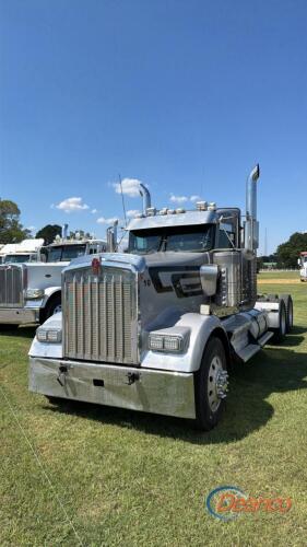 2018 Kenworth W900 Truck Tractor, s/n 1XKWD49X1JJ187450 T/A, Day Cab, 8LL,