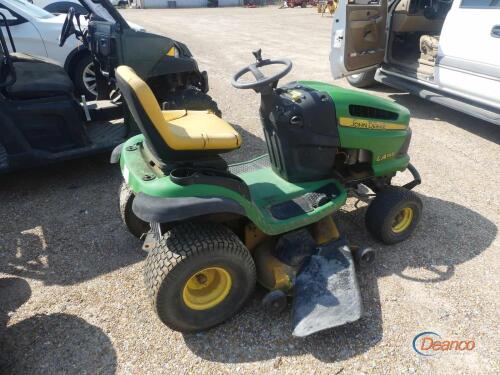 (4) Riding Mowers and (1) Push Mower (Salvage)