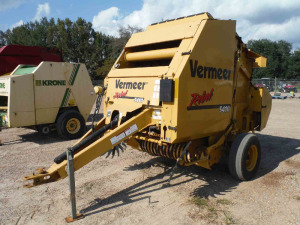 Vermeer 5410RB Round Baler, s/n 1VR3131C2A1004325 (Monitor in Check-in Building)