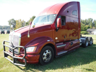 2014 Kenworth T700 Truck Tractor, s/n 1XKFDP9XXEJ418952: T/A, Paccar Eng., Eaton 10-sp., Deleted, 12350 Front, 40K Rears, 5th Wheel, Sleeper, Odometer Shows 838K mi.