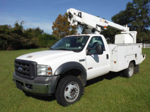 2006 Ford F450 XL Bucket Truck, s/n 1FDXF46PX6EA20403: Super-duty, Powerstroke V8 Turbo Diesel, Auto, Reg. Cab, Altec AT200A Aerial Unit, Odometer Shows 91K mi.