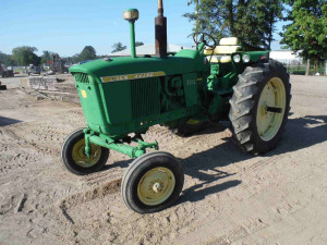 John Deere 3010 Tractor, s/n 30101T19511: 2WD, Meter Shows 6412 hrs