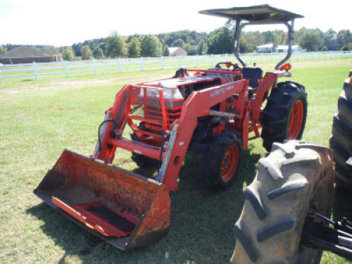 Kubota L4300 MFWD Tractor, s/n 52642: 4-cyl. Diesel, LB552 Loader w/ Bkt., Canopy, 540 PTO, 3PH, Drawbar, Meter Shows 941 hrs