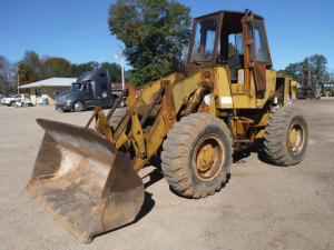 Cat 930 Rubber-tired Loader, s/n 1040757: (County-Owned)