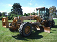 2005 Case 885 Motor Grader, s/n N5AF05005: Encl. Cab, 14' Moldboard, Hyd. Side Shift, Tip Control, Henke Frot Bracket, 14.00x24 Tires, Meter Shows 3532 hrs