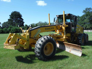 2004 Volvo G720B Motor Grader, s/n 36413: C/A, Heat, 16' Moldboard, Front Scarifiers, Articulating, Meter Shows 12519 hrs