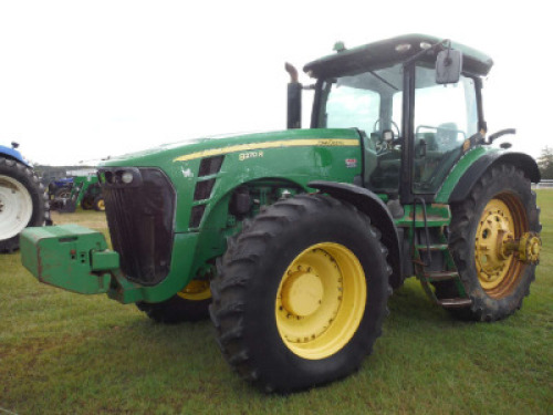 John Deere 8270R MFWD Tractor, s/n RW8270R001727: Encl. Cab, Front Weights, Rear Duals, Meter Shows 16301 hrs