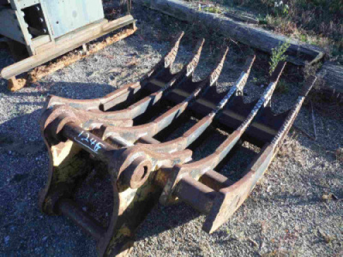 Rake: fits 20-ton Excavator