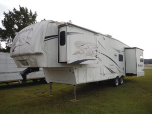 2007 Keystone Montana 3485SA Fifth Wheel Camper, s/n 4YDF3482374704160: Arctic Insulation Pkg., Alum. Frame, 2 Roof ACs, 1 Ceiling Fan, Microwave, 3-burner Stove, 4 Super Slides, Fireplace, Large Shower, Corian Countertops, Couch w/ Pull Out Bed, Queen Si