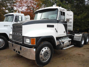 1996 Mack CH613 Truck Tractor, s/n 1M1AA13Y1TW057396: T/A, Fuller 9-sp., Wet Kit, Odometer Shows 308K mi.