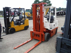 Nissan CPH02A25V Forklift, s/n CPH02-903878: 189 Triple Stage Mast, Side Shift, LP Gas, Cushion Tire, Meter Shows 8929 hrs