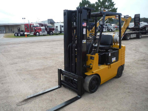 Cat GC25 Forklift, s/n 5EM-90189: 189 Triple Stage Mast, Side Shift, LP Gas, Cushion Tire, Meter Shows 3357 hrs
