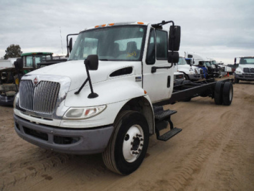 2013 International 4300 Cab & Chassis, s/n 1HTMMAAL6DH419565: s/a, Maxxforce Diesel Eng., Runs Rough - Fuel Problem, Odometer Shows 303K mi.