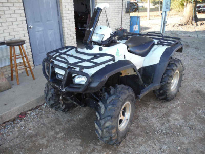 Honda Foreman TRX500 4WD ATV (No Serial Number Found) (No Title - $50 MS Trauma Care Fee Charged to Buyer): Winch, Meter Shows 868 hrs