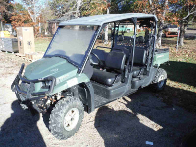 John Deere 4WD Utility Cart (No Serial Number Found - No Title - $50 MS Trauma Care Fee Charged to Buyer): 6-passenger