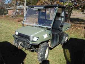 2007 Polaris Ranger XP 700 4WD Utility Vehicle, s/n 4XARH68A784398190 (No Title - $50 MS Trauma Care Fee Charged to Buyer): Twin EFI, Bed, Windshield, Warn 3500 lb. Winch w/ Control, Meter Shows 918 hrs