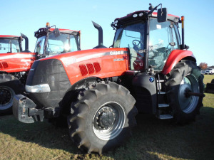 2020 CaseIH Magnum 220 MFWD Tractor, s/n CLRH01747 (Monitor in Office): C/A, Front Weights, Quick Hitch, RTK Guidance, Hyd. Top Link, Remaining CaseIH Platinum Warranty - 5 years/5000 hrs, 1233 hrs