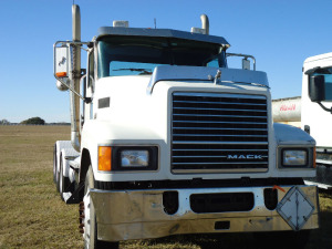 2009 Mack CHU613 Truck Tractor, s/n 1M1AN07Y59N004322: Tri-axle, Day Cab, MP8 Eng., 18-sp., Air Ride Susp., Air Lift 3rd Axle, 478K mi., ID 42286