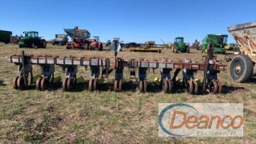 Hiniker 9-row Plow Lot: 3353