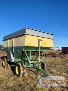Parker Wagon w/ JD 1275: Right Side, Green & Yellow Lot: 3414