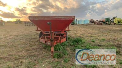 Barron Bros. 16' Spreader: T/A, 540 PTO, 32 in. Spreader Chain, Dual Rear Spinners, Manual Rear Gate Lot: 3366