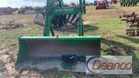 John Deere 640 Loader, s/n W00640D040967 w/ Bkt. & Brackets Lot: 3310