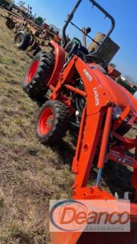 Kubota L3301 Tractor, s/n KJH78685: LA525 Front Loader, 432 hrs Lot: 3377