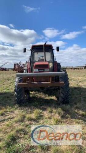 CaseIH 5240 MFWD Tractor, s/n JKA0077801: Cab, 7061 hrs Lot: 3452