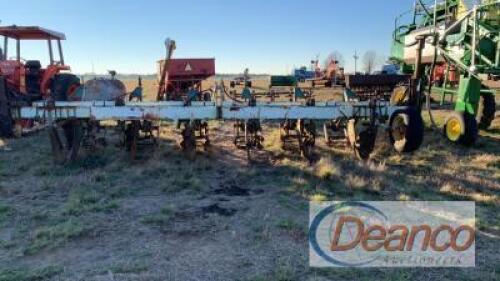 KMC 6-row Cultivator Lot: 3550