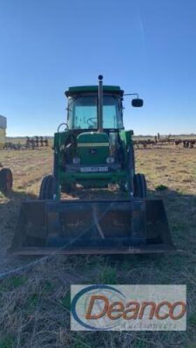 John Deere 2040S Tractor: 2wd, Encl. Cab, Bushhog 2446 QT Loader w/ Bkt. & Hay Spear, 3PH, PTO, Hyd Remote, Drawbar, 4145 hrs Lot: 3495