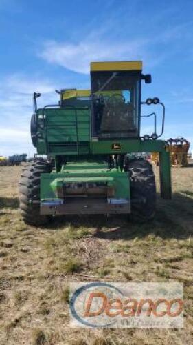 John Deere 4420 Combine, s/n 400758: 2208 hrs Lot: 3440