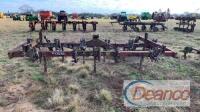 International Chisel Plow Lot: 4464