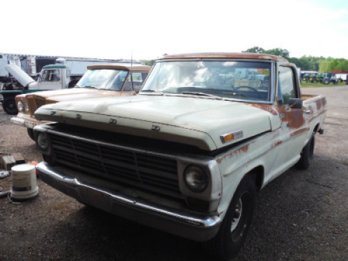 1969 Ford F250 Pickup, s/n F25YRF96919: 2wd, Ford 352 V8 Eng., LWB, Original Paint