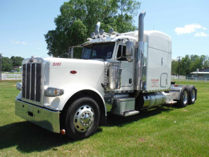 2020 Peterbilt 389 Truck Tractor, s/n 1XPXDP9X1LD645375: Ext. Hood, Sleeper, Paccar 510 Eng., 18-sp., Thermoking APU, Wet Line Kit, Dual Exhaust, Odometer Shows 199K mi.