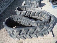 (1) Track: 450x83.5x74, fits Komatsu PC88