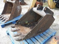 23" Excavator Bucket