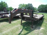 2001 29' Gooseneck Trailer, s/n 5BEBF29261C115954: 102" Wide, Tandem Duals, Dovetail, Ramps