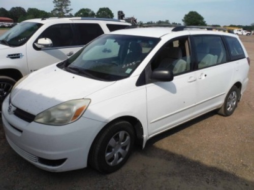 2005 Toyota Sienna CE Mini Van, s/n 5TDZA23C65S239952: Odometer Shows 173K mi.