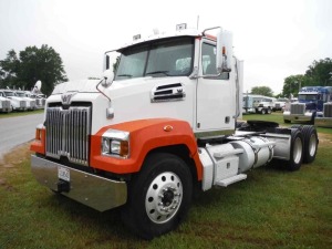 2018 Western Star Truck Tractor, s/n 5KJJAVDV5JLKC4223: T/A, Day Cab, Detroit Eng., Fuller 10-sp., Headache Rack, Odometer Shows 164K mi.