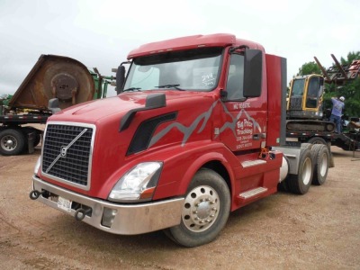 2013 Volvo Truck Tractor, s/n 4V4NC9DG7DN145428