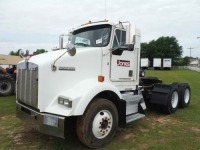 2000 Kenworth T800 Truck Tractor, s/n 1XKDDU9X8YJ847002 (Inoperable)