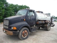 1999 Sterling Asphalt Distributor, s/n 2FZ6BLAA7XAB30391: Etnyre Black Topper Distributor, Odometer Shows 105K im.