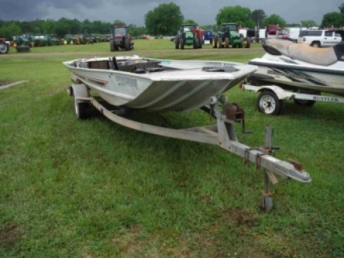 Basstracker Boat w/ Trailer (NO Title - Bill of Sale Only)