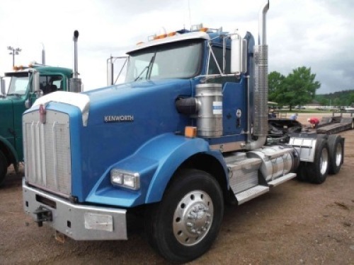 2014 Kenworth T800 Truck Tractor, s/n 1XKDD40X1EJ401072: Odometer shows 763K mi.