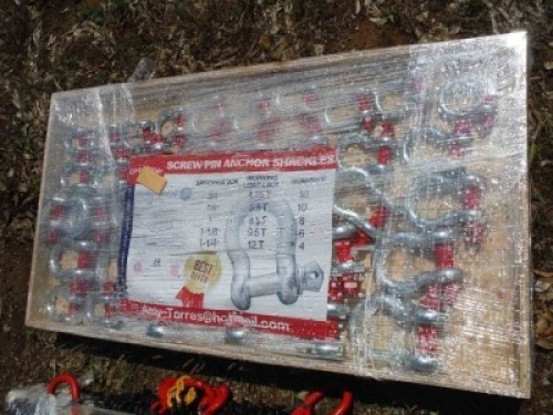 Box of (38) Unused 2022 Greatbear 4.75T-12T Rigging Hardware