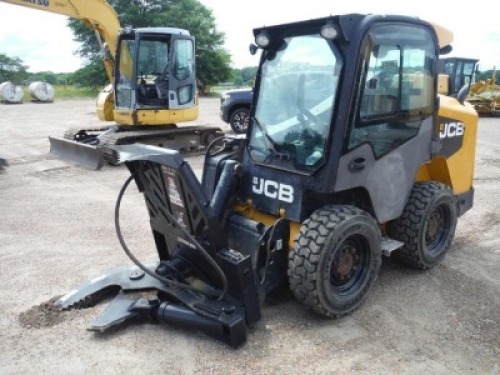 JCB 300 Eco Skid Steer Loader, s/n GE0300WCB1746398: Power Boom, C/A, Heat, Hyd. Coupler, Aux. Hydraulics, Side Door Entry, w/ MTL Extreme 30-ton Rotating Hydraulic Tree Shear, Meter Shows 1047 hrs