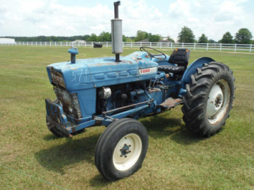 Ford 2000 Tractor, s/n B841367: 2wd, Meter Shows 2894 hrs