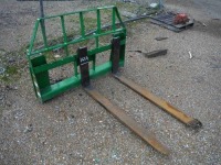 Set of Frontier Pallet Forks w/ Backer Frame