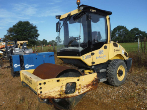 2015 Bomag BW145D-5 Single Drum Roller, s/n 101586001020 (Flood Damaged): Encl. Cab, 60" Drum