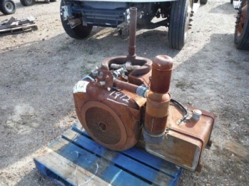 Wisconsin 4-cylinder Gas Engine w/ Clutch (Salvage)